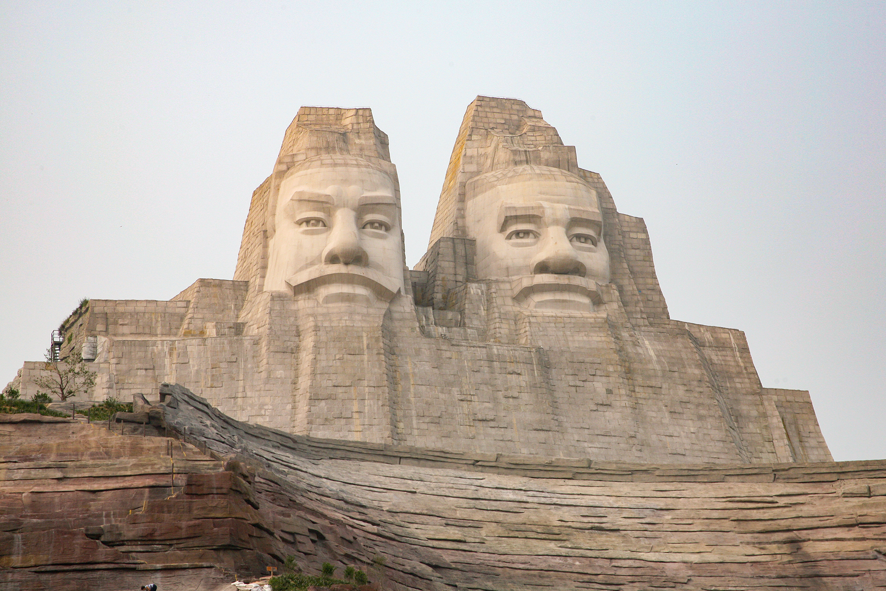 Artistic representation of the legendary Yan Emperor in ancient Chinese tradition